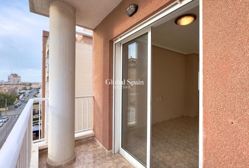 Resale - APARTMENT -
TORREVIEJA - Playa del Cura