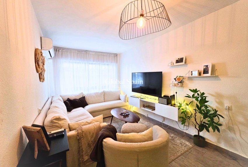 Resale - APARTMENT -
TORREVIEJA - Playa del Cura