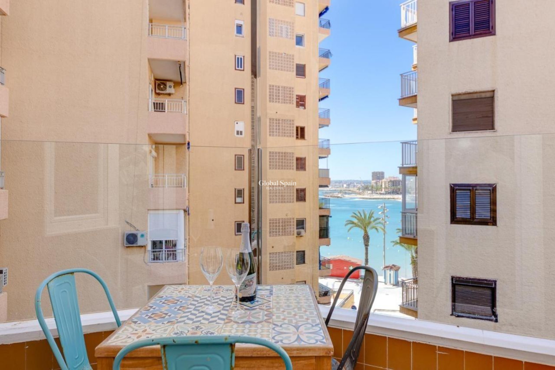 Resale - APARTMENT -
TORREVIEJA - Playa del Cura