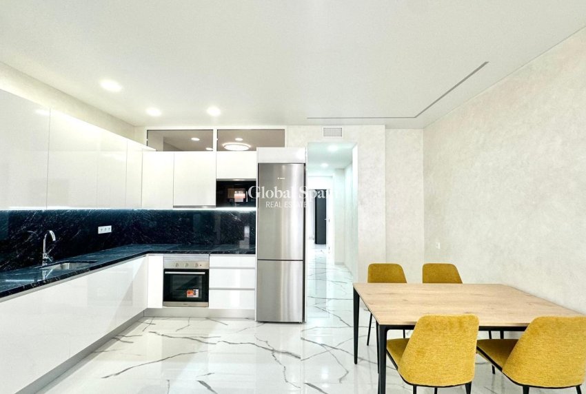 Resale - APARTMENT -
TORREVIEJA - Playa del Cura