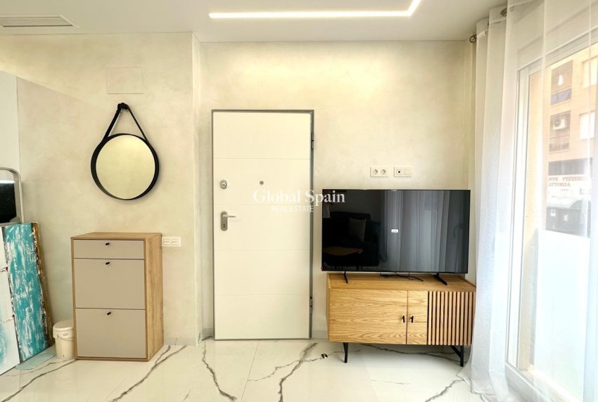 Resale - APARTMENT -
TORREVIEJA - Playa del Cura