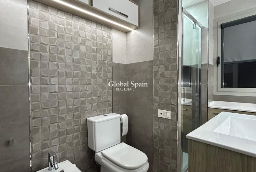 Resale - APARTMENT -
TORREVIEJA - Playa del Cura