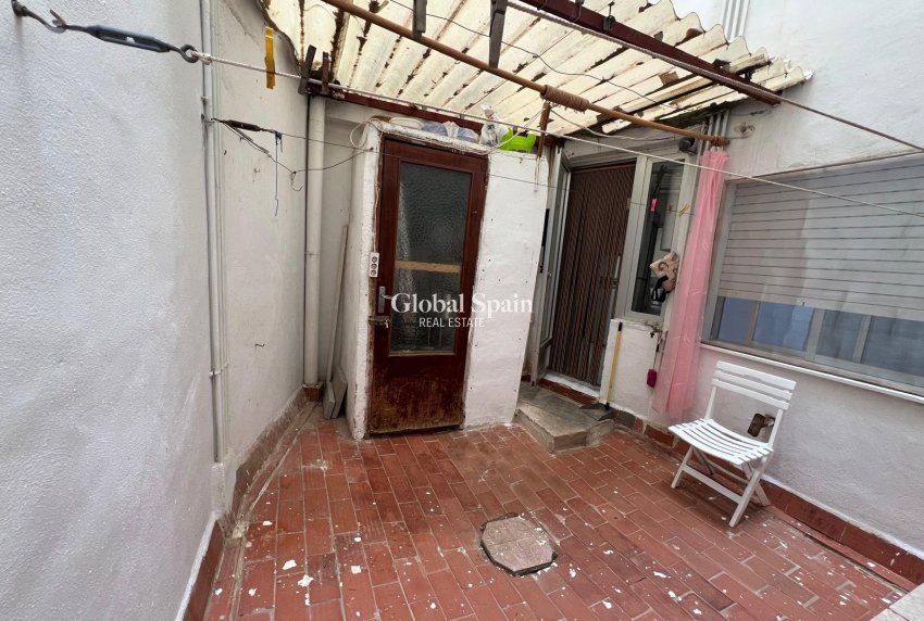 Resale - APARTMENT -
TORREVIEJA - Playa del Cura