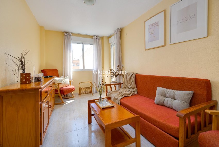Resale - APARTMENT -
TORREVIEJA - Playa del Cura