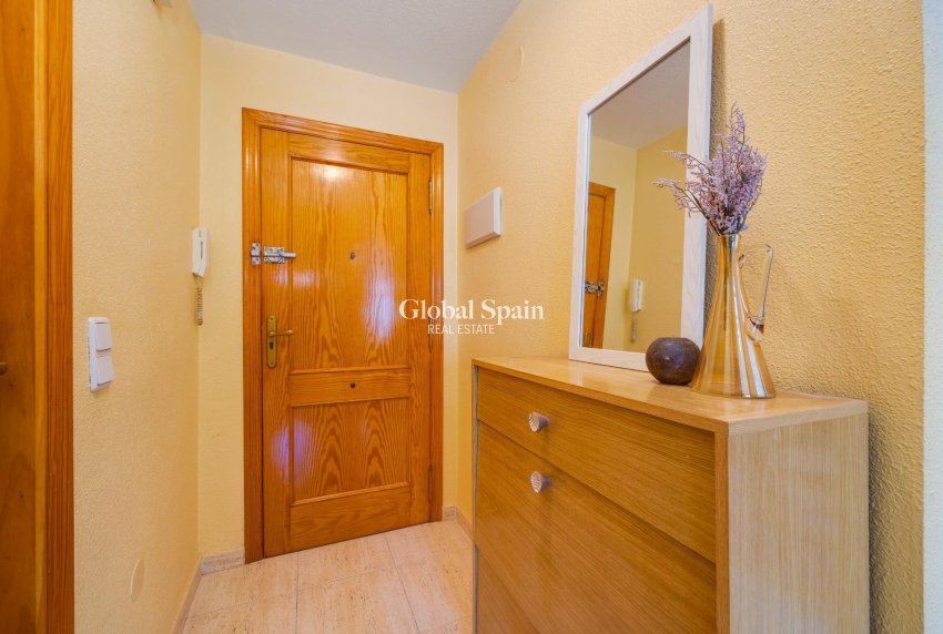 Resale - APARTMENT -
TORREVIEJA - Playa del Cura