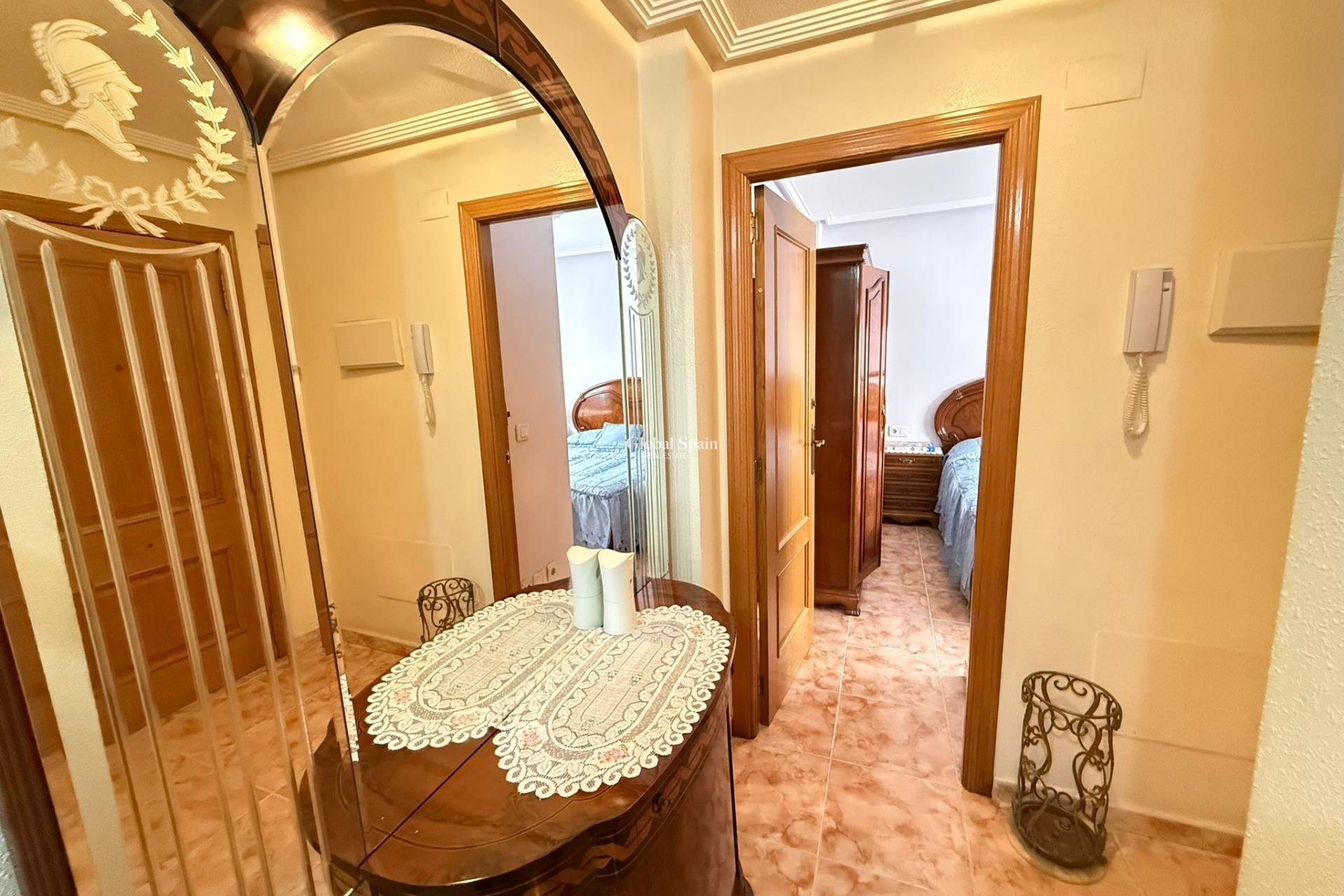 Resale - APARTMENT -
TORREVIEJA - Playa del Cura