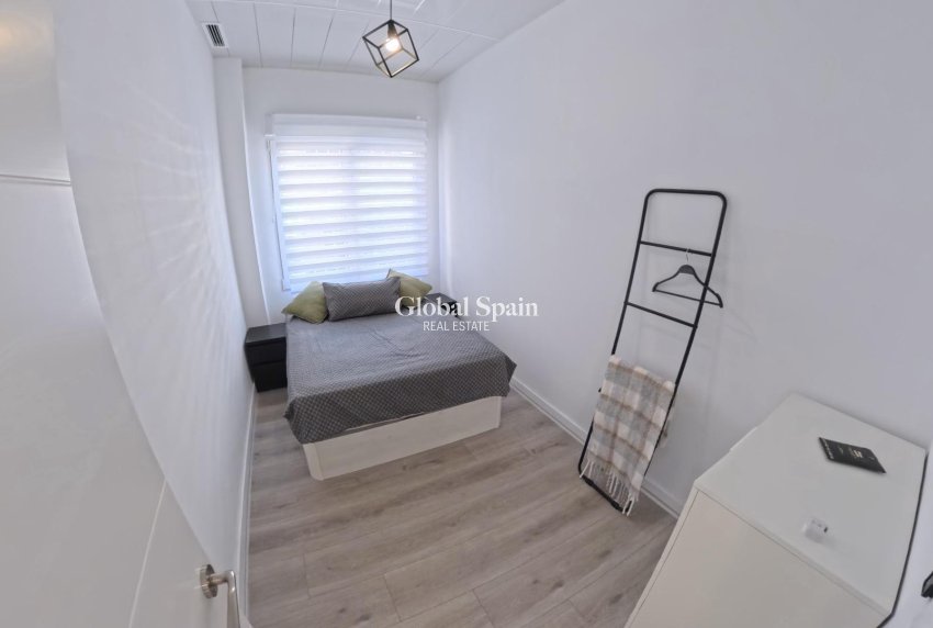 Resale - APARTMENT -
TORREVIEJA - Playa del Cura