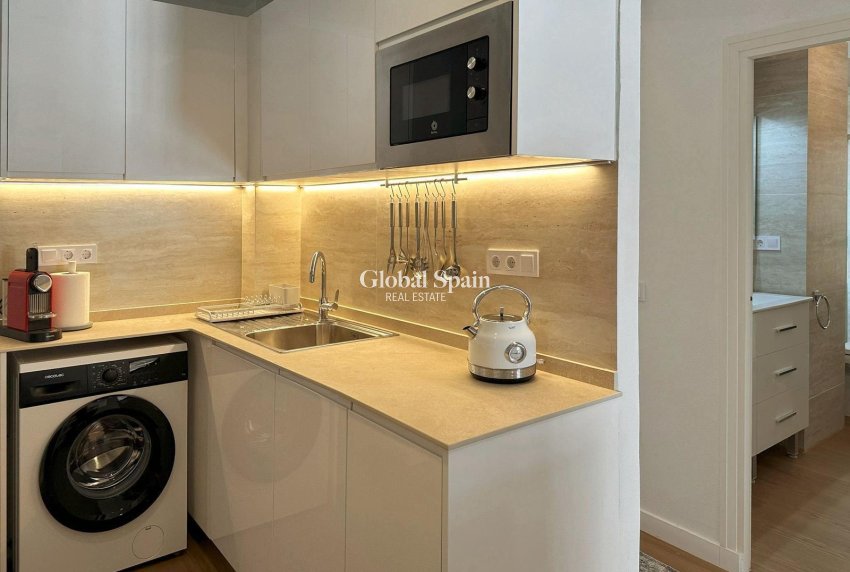 Resale - APARTMENT -
TORREVIEJA - Playa del Cura