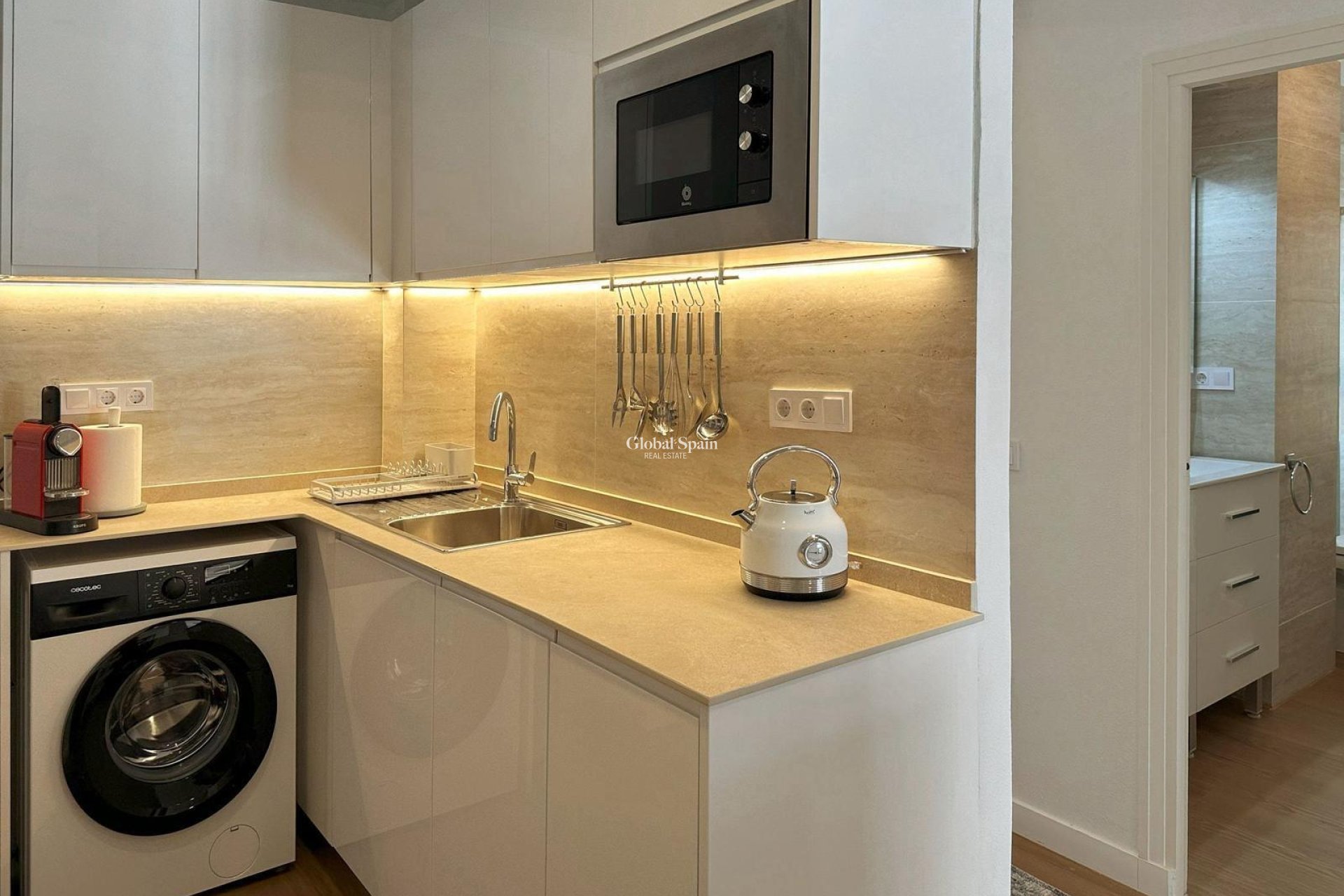 Resale - APARTMENT -
TORREVIEJA - Playa del Cura