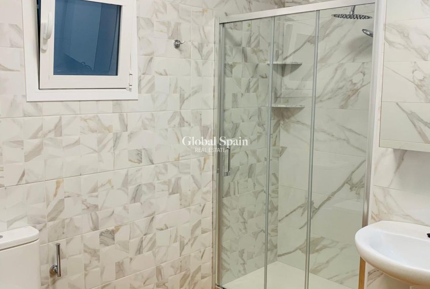 Resale - APARTMENT -
TORREVIEJA - Playa del Cura