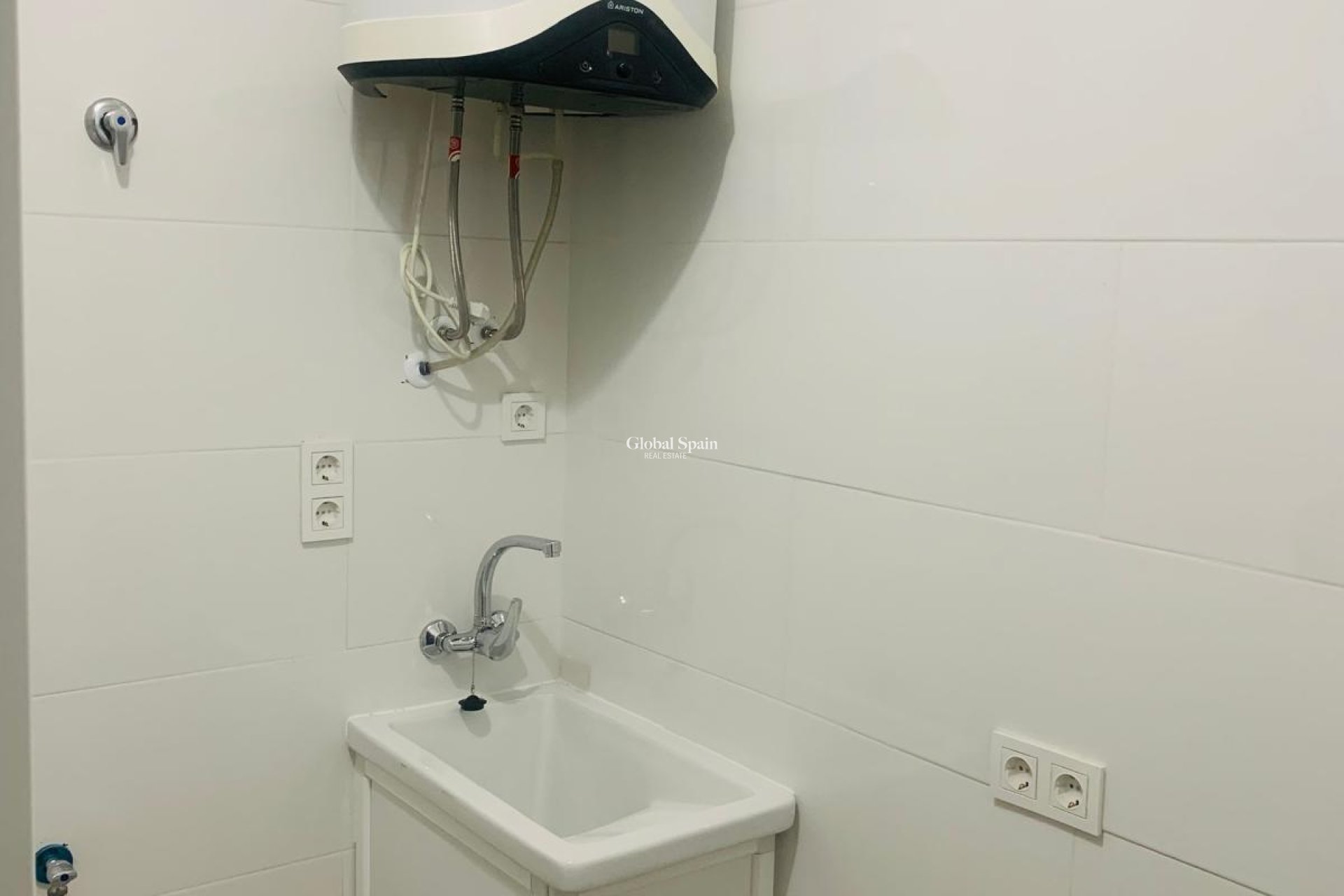 Resale - APARTMENT -
TORREVIEJA - Playa del Cura
