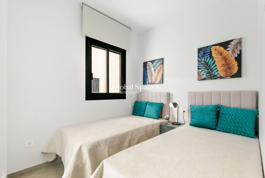 Resale - APARTMENT -
TORREVIEJA - Playa del Cura