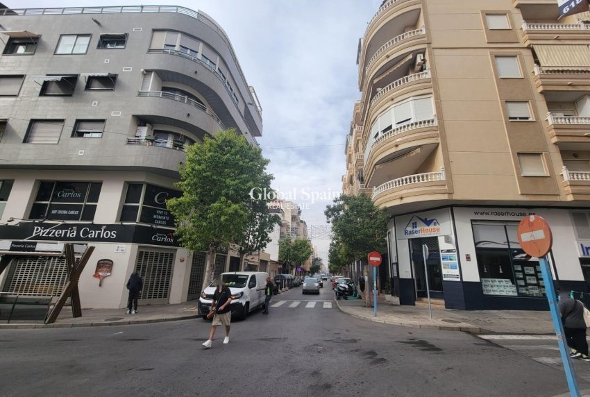 Resale - APARTMENT -
TORREVIEJA - Playa del Cura