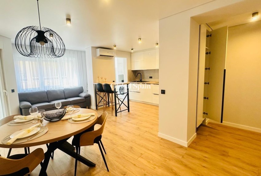 Resale - APARTMENT -
TORREVIEJA - Playa del Cura