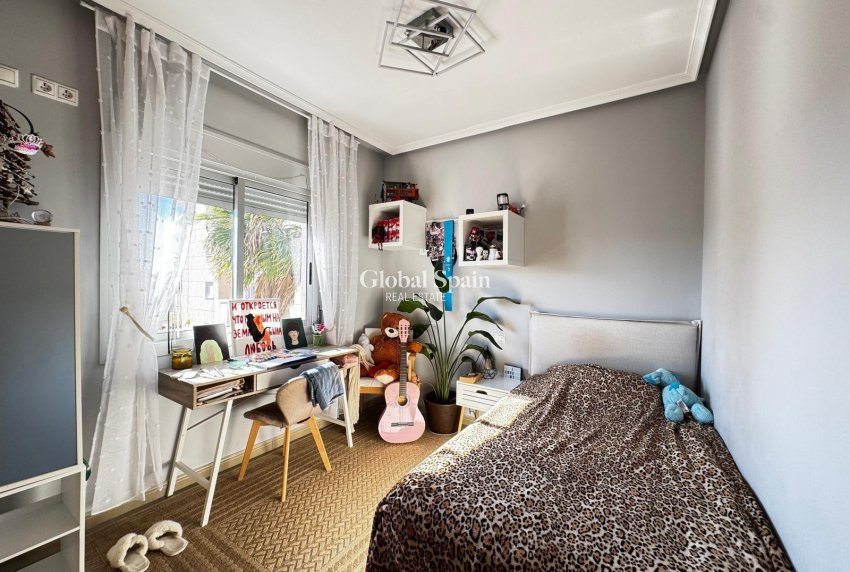 Resale - APARTMENT -
TORREVIEJA - Playa del Cura