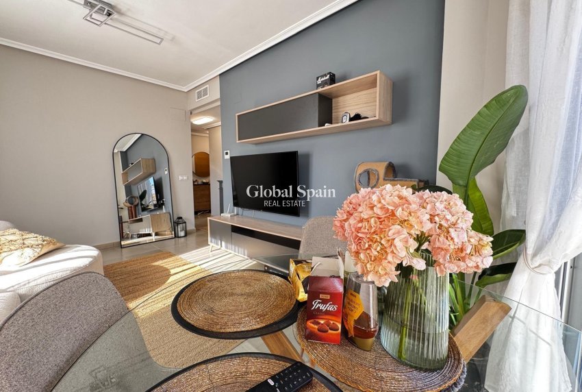 Resale - APARTMENT -
TORREVIEJA - Playa del Cura