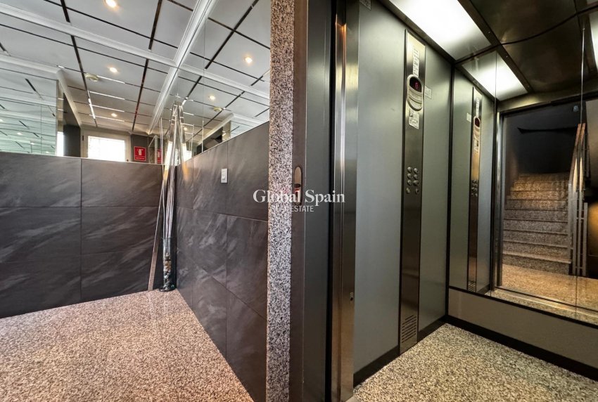 Resale - APARTMENT -
TORREVIEJA - Playa del Cura