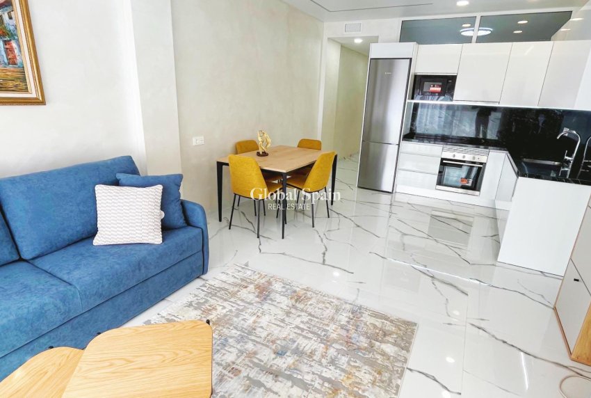 Resale - APARTMENT -
TORREVIEJA - Playa del Cura