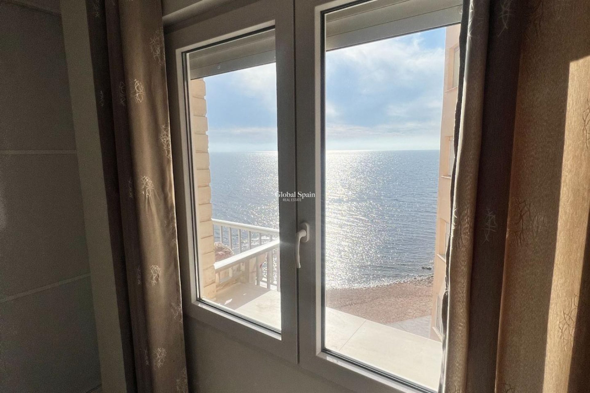 Resale - APARTMENT -
TORREVIEJA - Playa del Cura