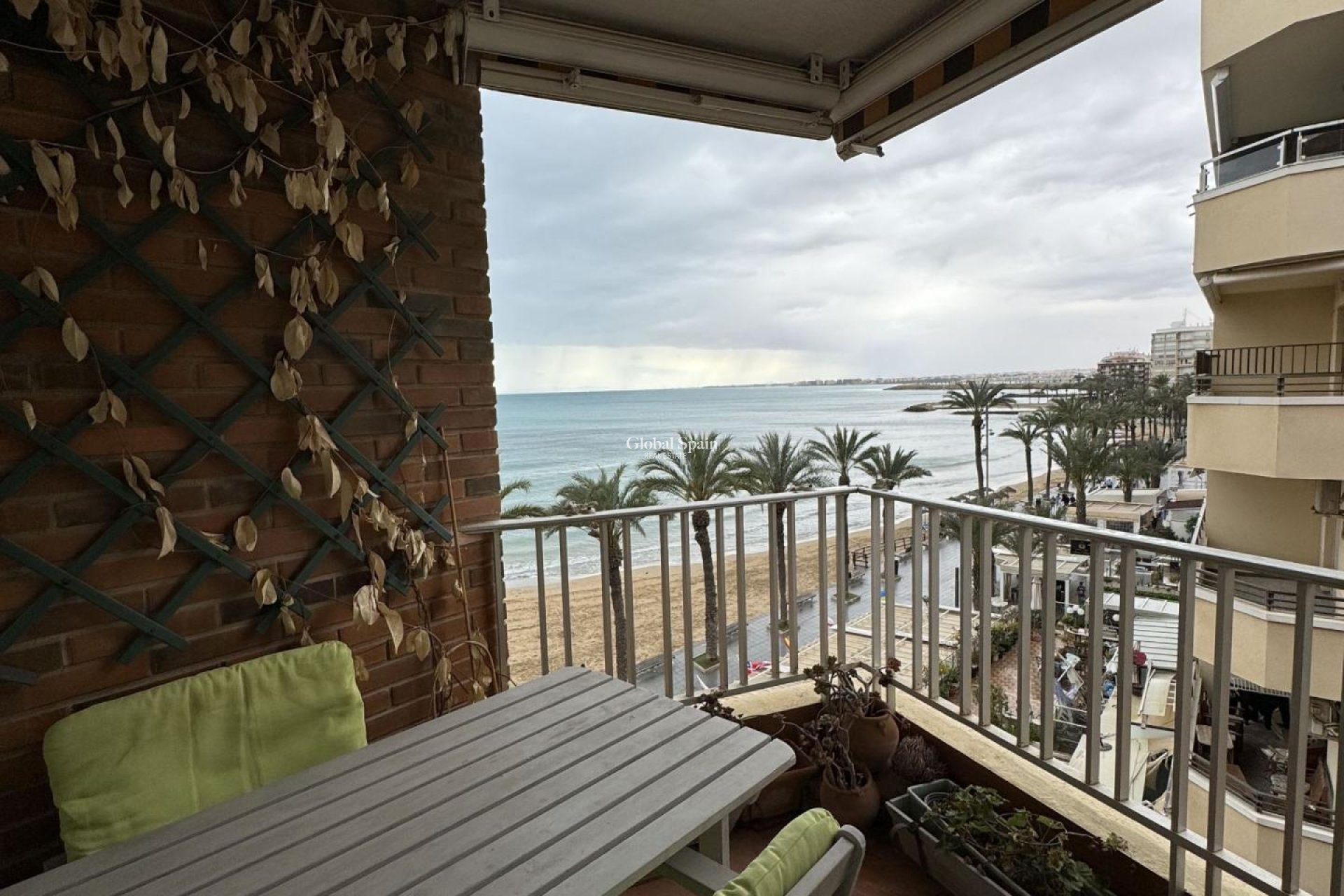 Resale - APARTMENT -
TORREVIEJA - Playa del Cura