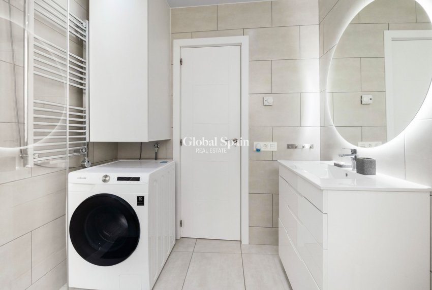 Resale - APARTMENT -
TORREVIEJA - Playa del Cura