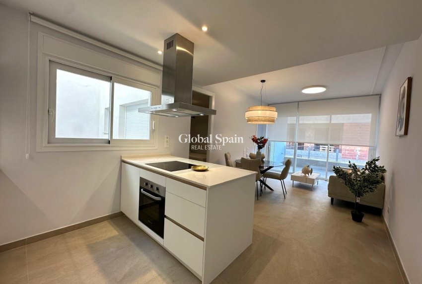 Resale - APARTMENT -
TORREVIEJA - Playa del Cura