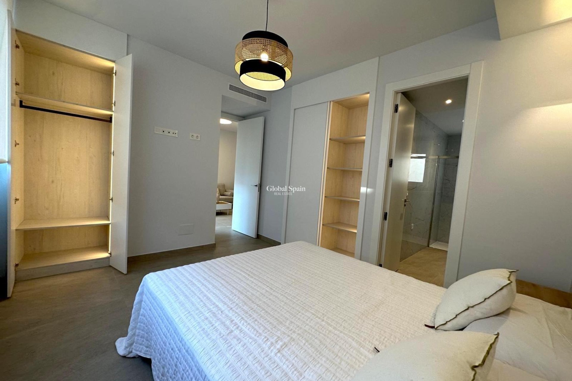 Resale - APARTMENT -
TORREVIEJA - Playa del Cura