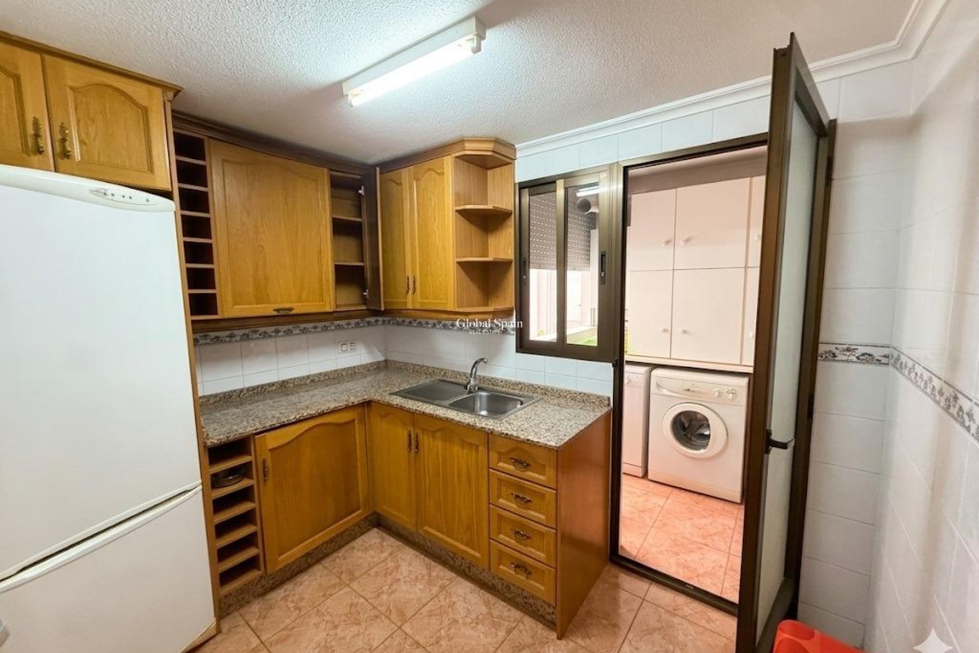 Resale - APARTMENT -
TORREVIEJA - Playa del cura