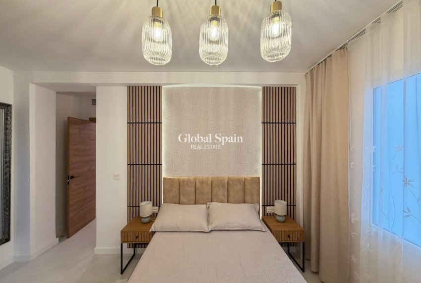 Resale - APARTMENT -
TORREVIEJA - Playa del Cura