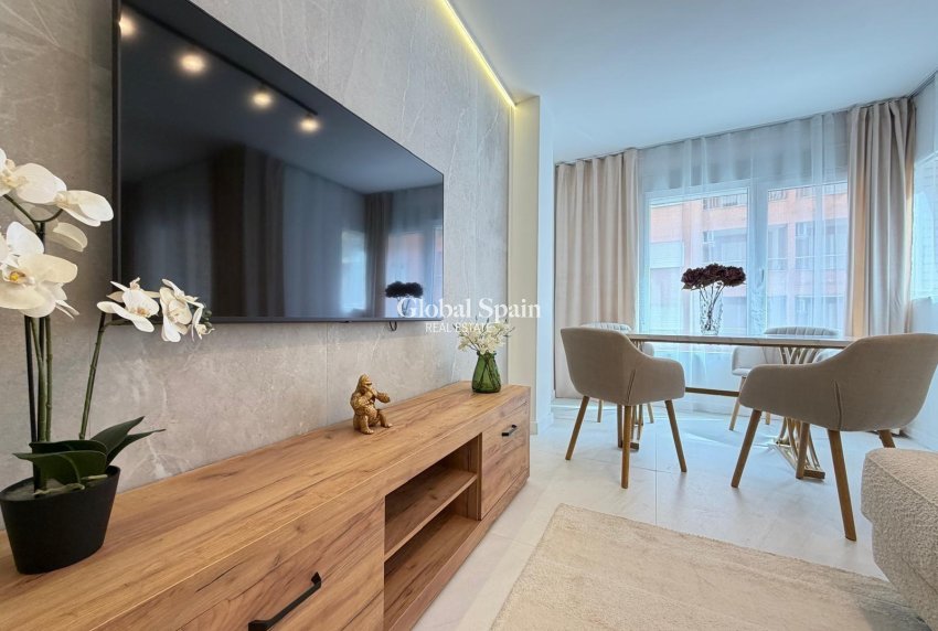 Resale - APARTMENT -
TORREVIEJA - Playa del Cura