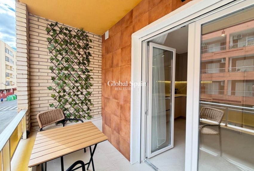 Resale - APARTMENT -
TORREVIEJA - Playa del Cura