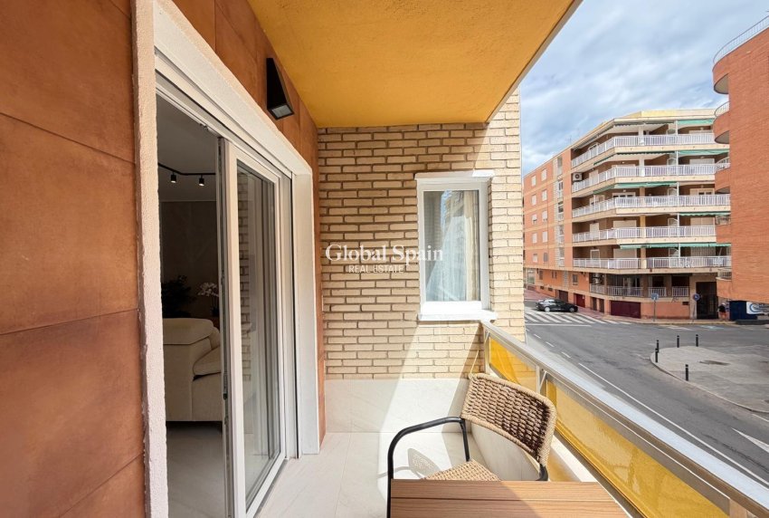 Resale - APARTMENT -
TORREVIEJA - Playa del Cura