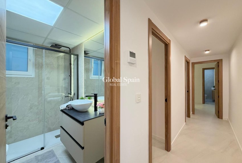 Resale - APARTMENT -
TORREVIEJA - Playa del Cura