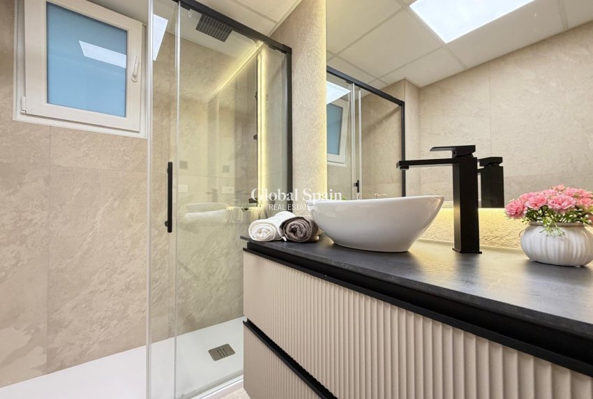 Resale - APARTMENT -
TORREVIEJA - Playa del Cura