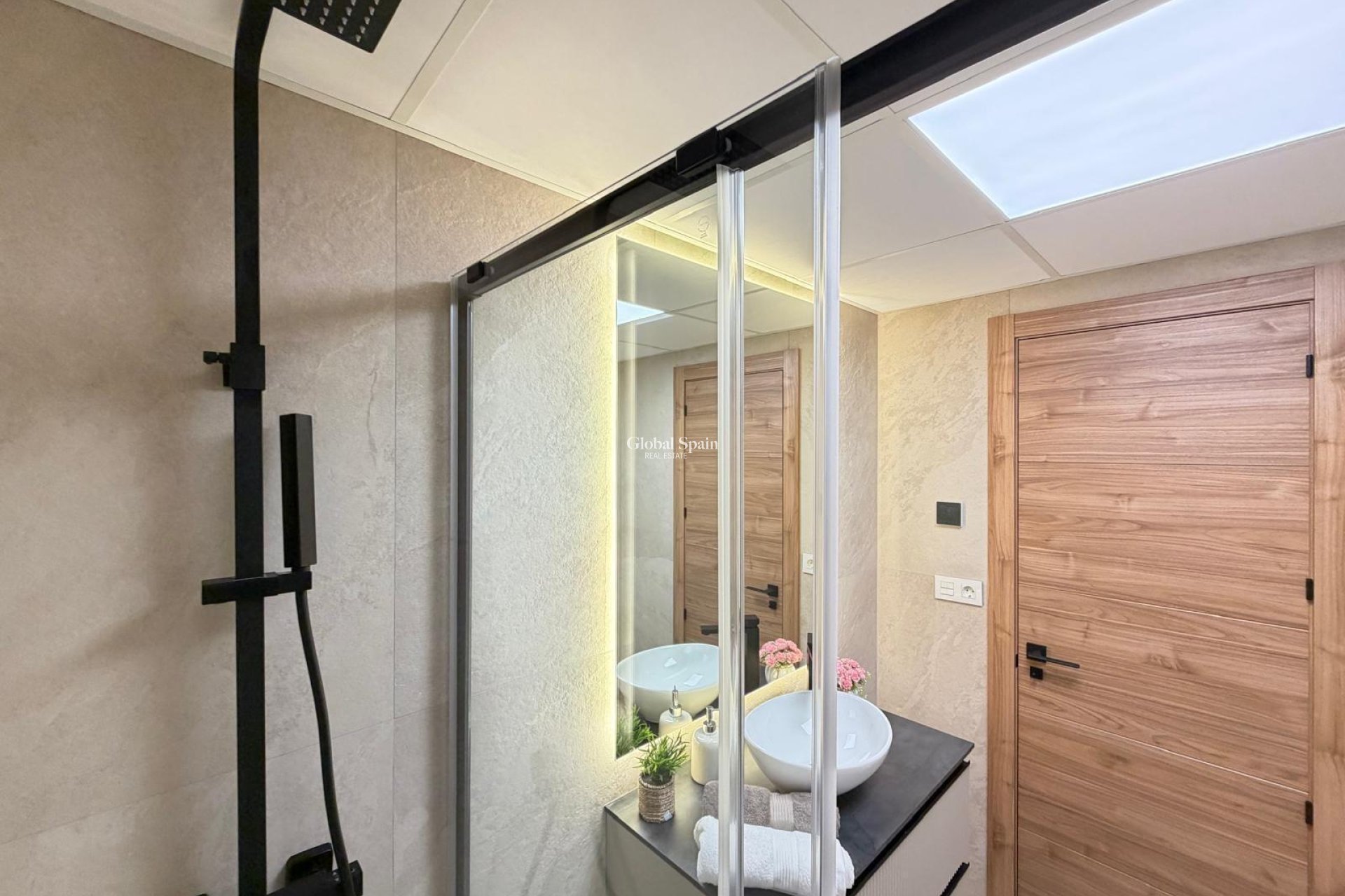 Resale - APARTMENT -
TORREVIEJA - Playa del Cura