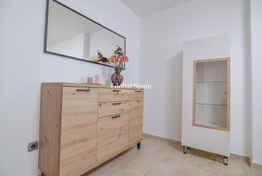 Resale - APARTMENT -
TORREVIEJA - Playa del Cura