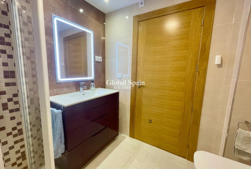 Resale - APARTMENT -
TORREVIEJA - Playa del Cura