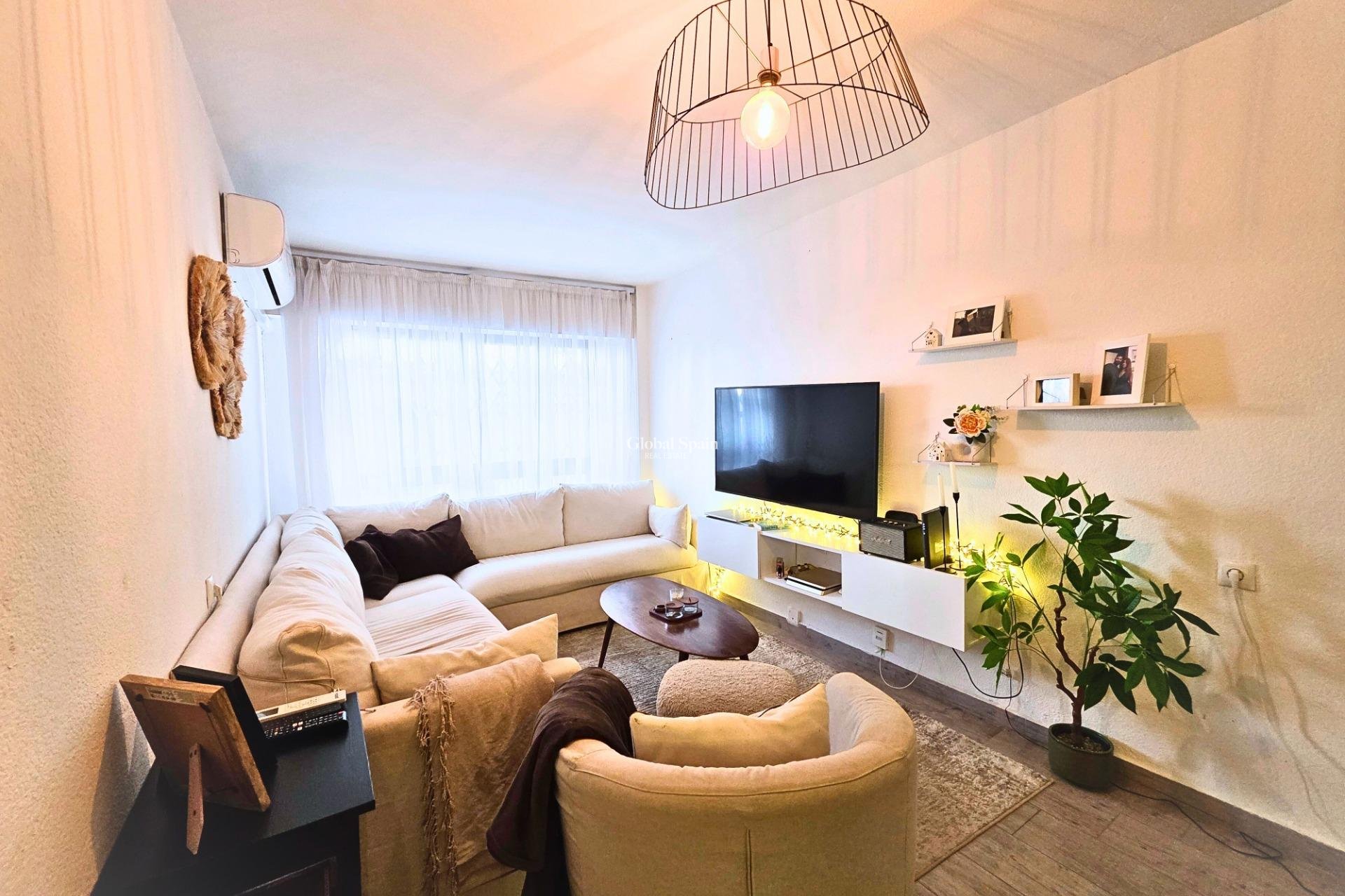 Resale - APARTMENT -
TORREVIEJA - Playa del Cura