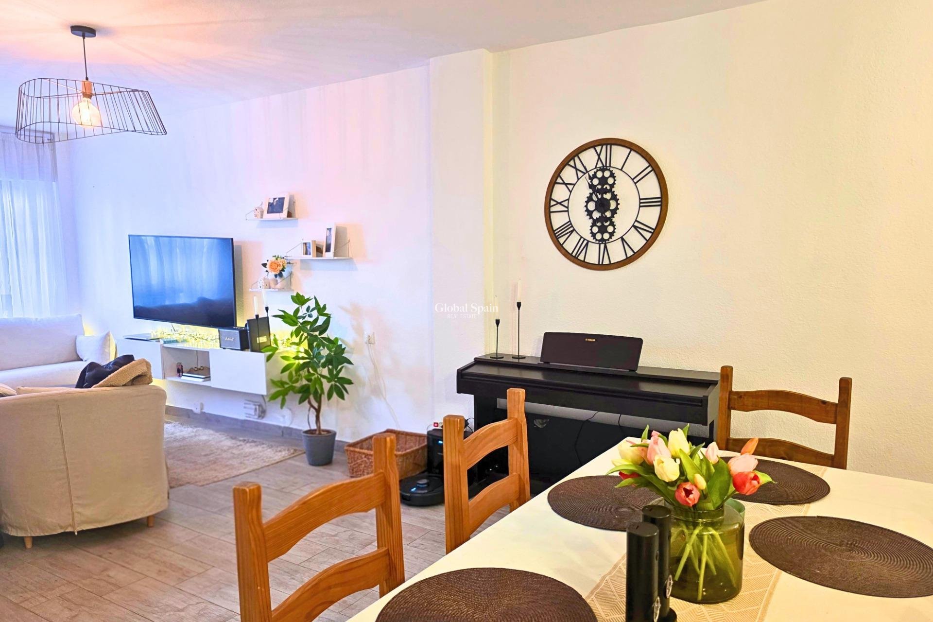 Resale - APARTMENT -
TORREVIEJA - Playa del Cura