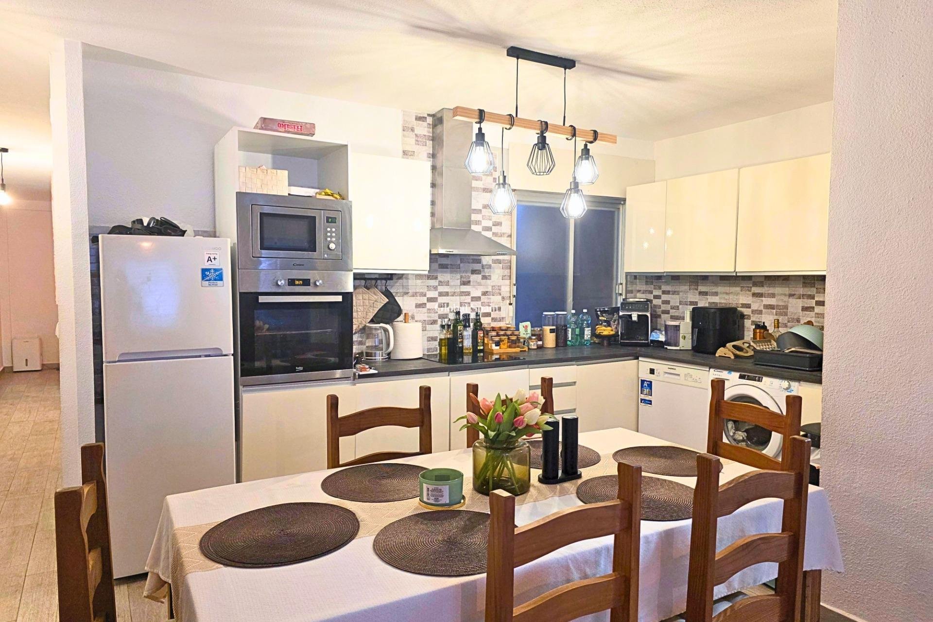 Resale - APARTMENT -
TORREVIEJA - Playa del Cura