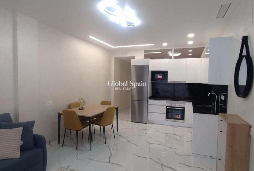 Resale - APARTMENT -
TORREVIEJA - Playa del Cura