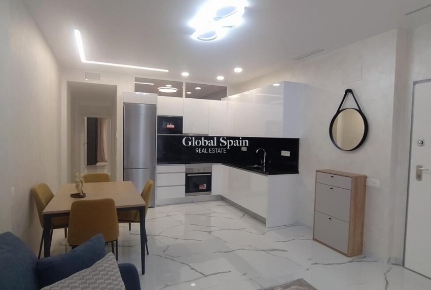 Resale - APARTMENT -
TORREVIEJA - Playa del Cura