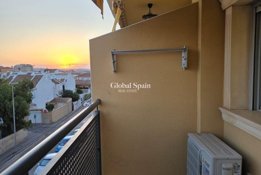 Resale - APARTMENT -
TORREVIEJA - Playa del Cura