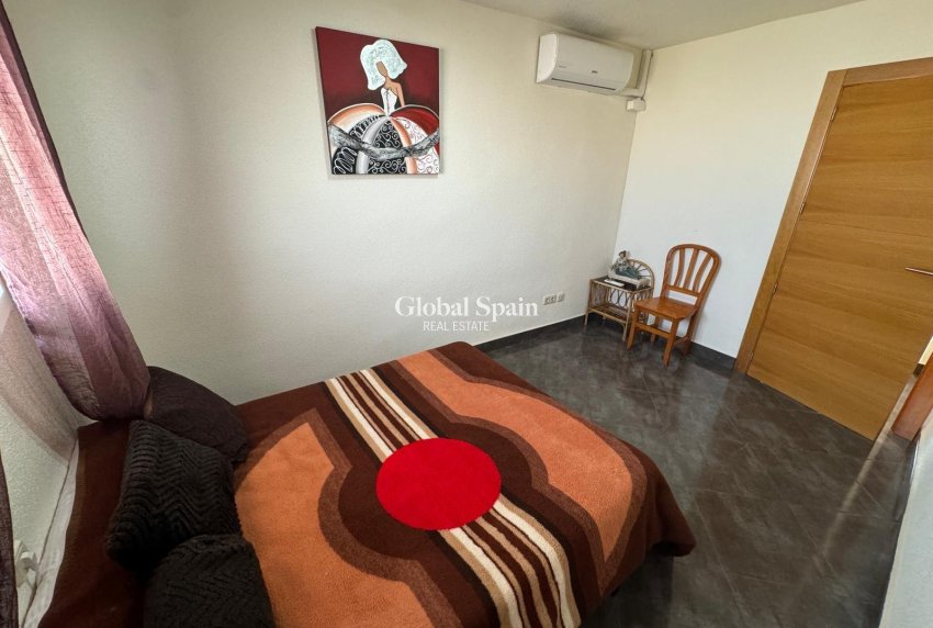 Resale - APARTMENT -
TORREVIEJA - Playa del Cura