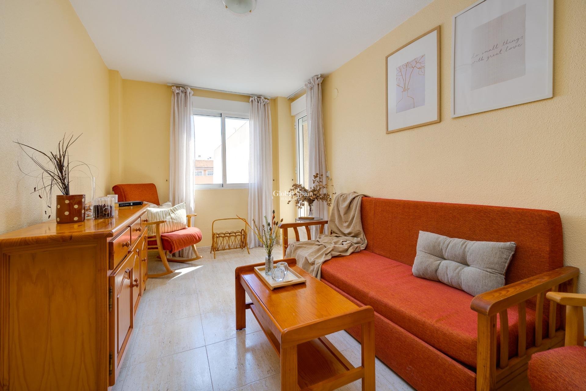 Resale - APARTMENT -
TORREVIEJA - Playa del Cura