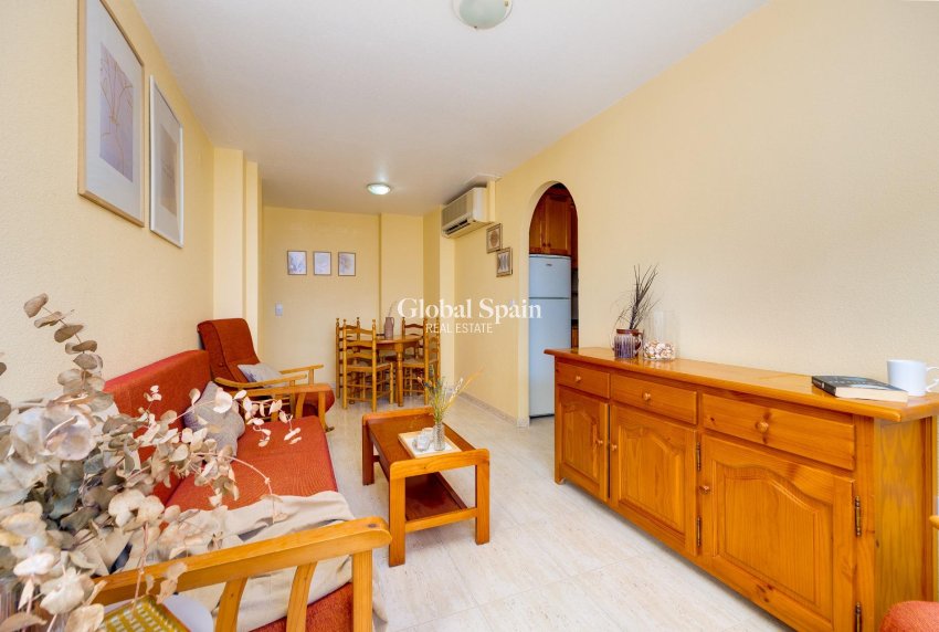 Resale - APARTMENT -
TORREVIEJA - Playa del Cura