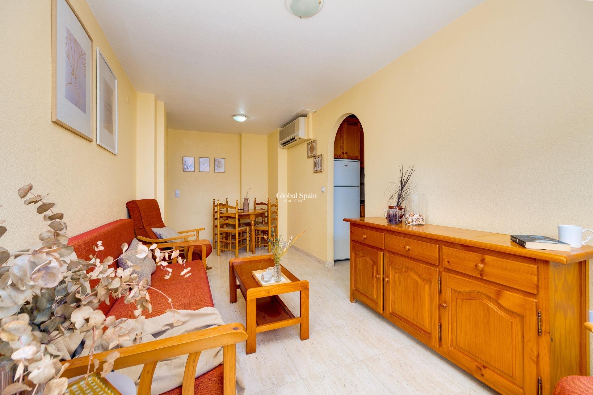 Resale - APARTMENT -
TORREVIEJA - Playa del Cura