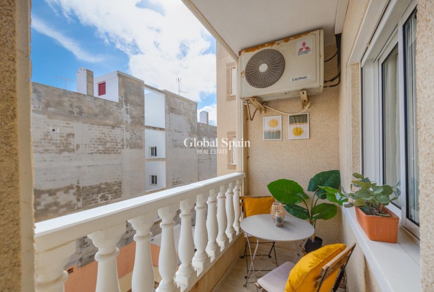 Resale - APARTMENT -
TORREVIEJA - Playa del Cura