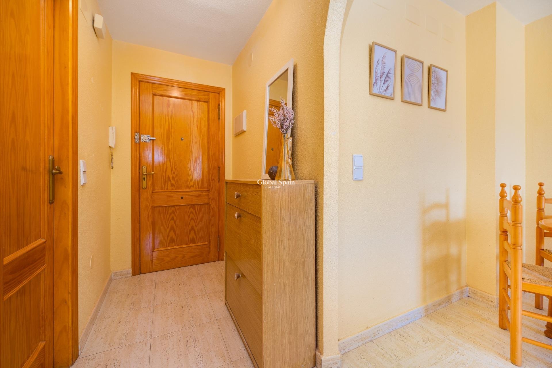 Resale - APARTMENT -
TORREVIEJA - Playa del Cura
