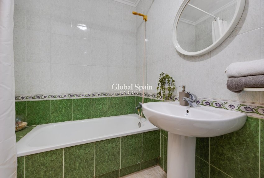 Resale - APARTMENT -
TORREVIEJA - Playa del Cura
